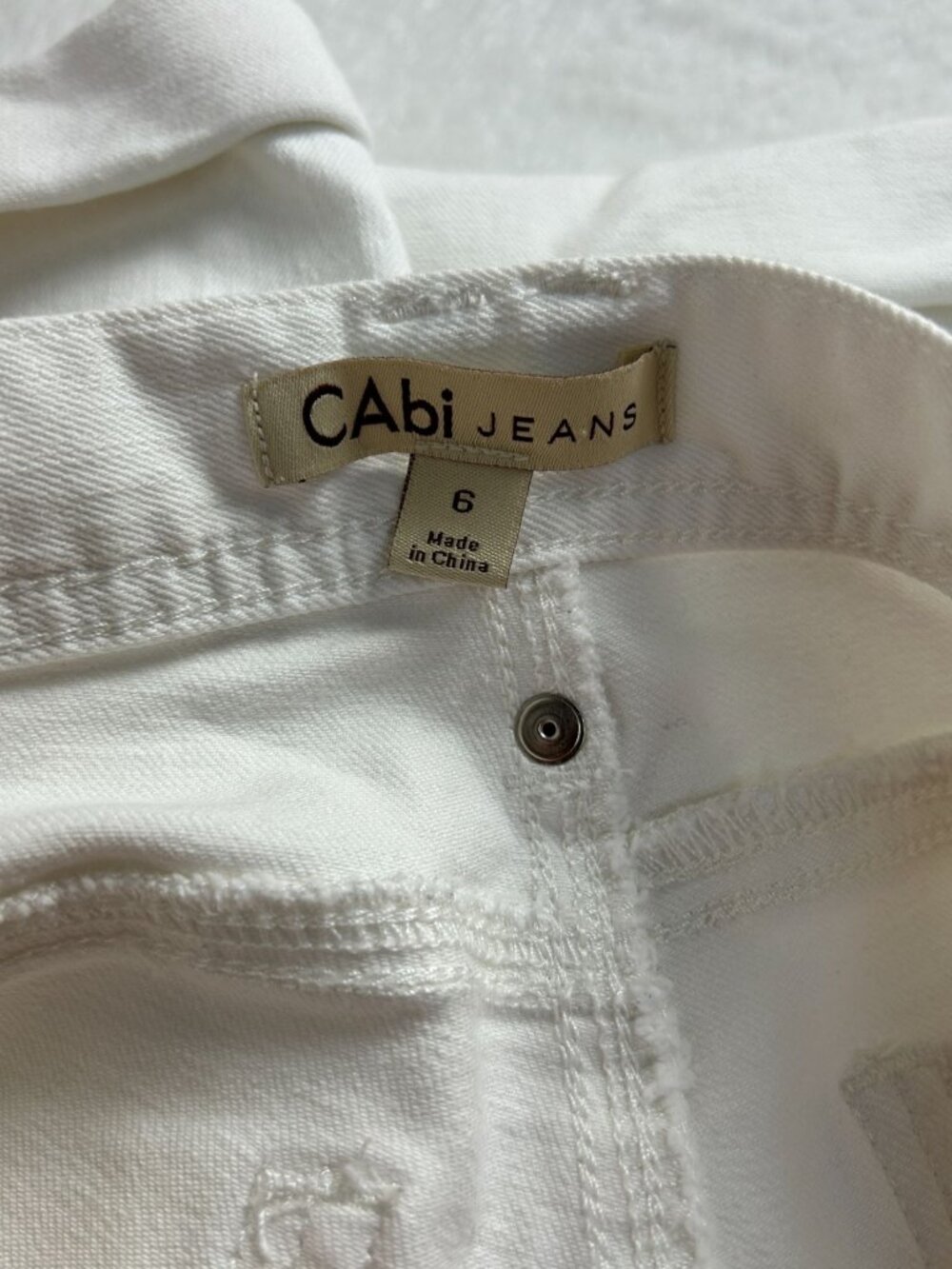 CAbi White Rolled-Hem Bermuda Shorts - Picture 3 of 10